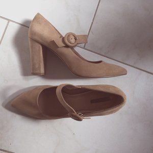 Tahari Suede Shoes